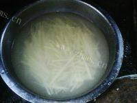 「美味可口」酸辣土豆丝做法图解3)