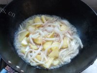家常洋葱番茄烩土豆做法图解6)