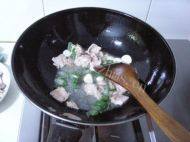 家常菜口蘑肉片做法图解6)