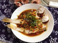 家常菜清蒸海鲈鱼做法图解7)