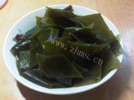 口感好的海带排骨汤做法图解2)
