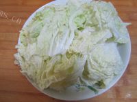 营养丰富的白菜猪肉炖粉条做法图解4)