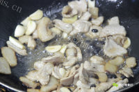 色香味俱全的农家小炒肉做法图解5)