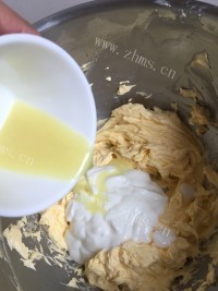 美味的柠檬蜜豆玛芬做法图解7)
