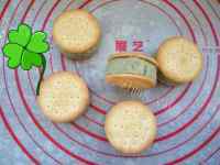 自制绿豆酥饼做法图解8)