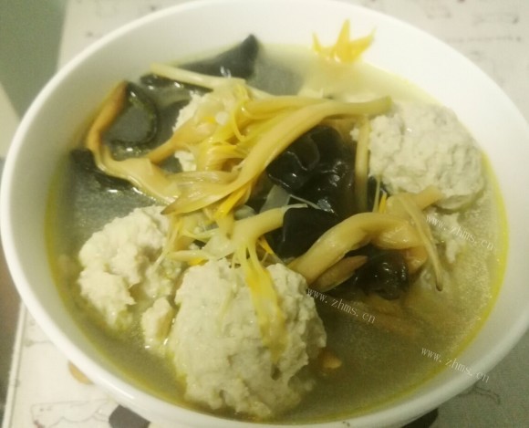 色香味俱全的丸子汤