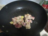 很有食欲的卤蛋红烧肉做法图解3)