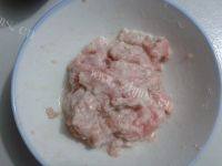 美味的平菇肉片汤做法图解6)