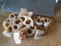 广式黑椒酱炒三丁做法图解3)