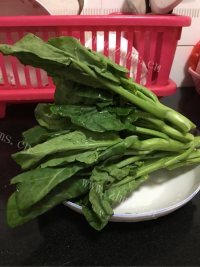 美味的白灼芥蓝菜做法图解1)