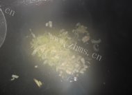 滑爽的蒜蓉茼蒿做法图解3)