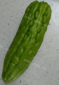 家常菜凉瓜炒牛肉做法图解1)