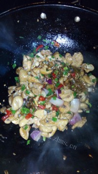 家常菜酸菜炒肥肠