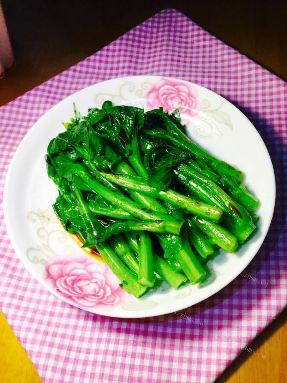 色香味浓的白灼菜心