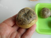 自制广式五仁月饼做法图解8)