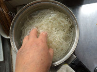 美味的炒米粉做法图解1)