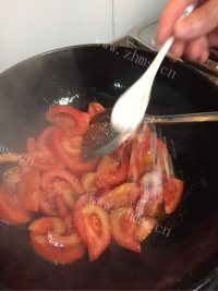色香味俱全的西红柿蛋汤做法图解3)