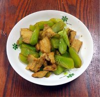 简单版莴笋炒五花肉做法图解8)