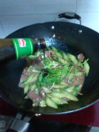 家常菜牛肉炒青瓜