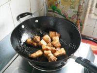 家常菜香菇红烧肉做法图解6)