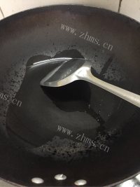 家庭版芹菜炒香干做法图解2)