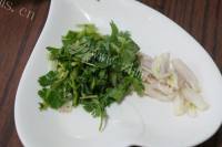 美味营养的番茄蛋花汤做法图解3)