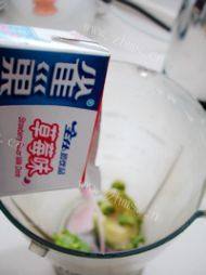好喝的牛油果奶昔做法图解3)