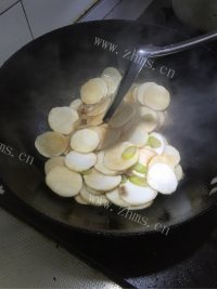 家常菜醋溜山药做法图解2)