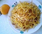 口感丰富的油炸双薯丝做法图解5)