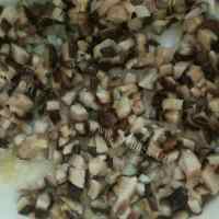 美味的香菇肉末豌豆粉做法图解5)