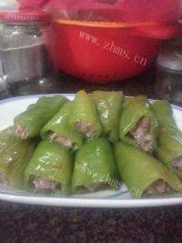 好吃不腻的虎皮尖椒酿肉做法图解4)
