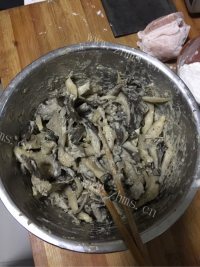 色香味浓的炸蘑菇做法图解3)