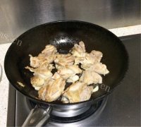 番茄酸甜鸡扒做法图解4)