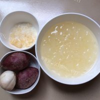 美味的紫薯百合银耳羹做法图解1)