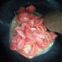 油而不腻的西红柿炖牛腩的做法图解六