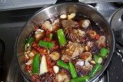 好吃的黄豆炖猪蹄做法图解8)