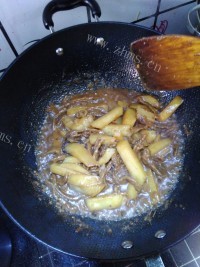 美味酱焖土豆茄子干做法图解6)