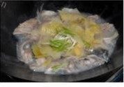 美味的酸汤鱼头