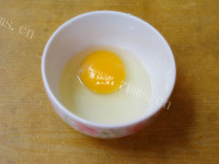 嫩滑的牛奶炖蛋做法图解2)