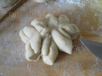 自制菊花面包做法图解10)