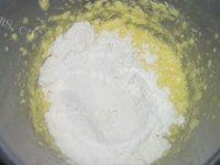 浓香的黄金椰丝球做法图解7)