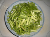 美味的西红柿炒蒜台做法图解3)