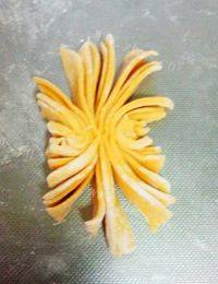 自制菊花馒头做法图解12)