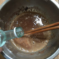 美味的双色慕斯流心蛋糕做法图解11)