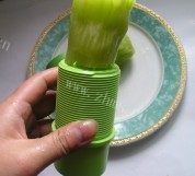 美味的红油笋丝做法图解3)