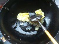 味道不错的黄瓜炒蛋做法图解3)