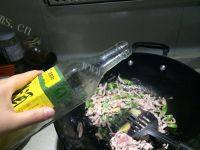 美味的茭白肉丝做法图解4)