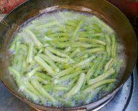 「念念不忘」干煸四季豆做法图解2)