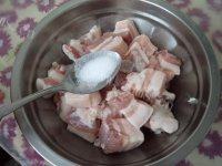 家常菜蜜汁红烧肉做法图解2)