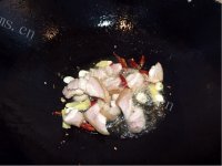自制花菜炒肉做法图解4)